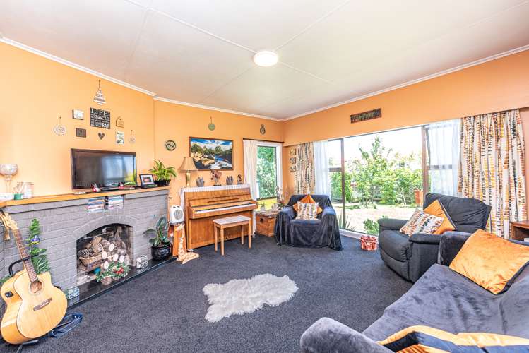 28 Shakespeare Road Bastia Hill_1