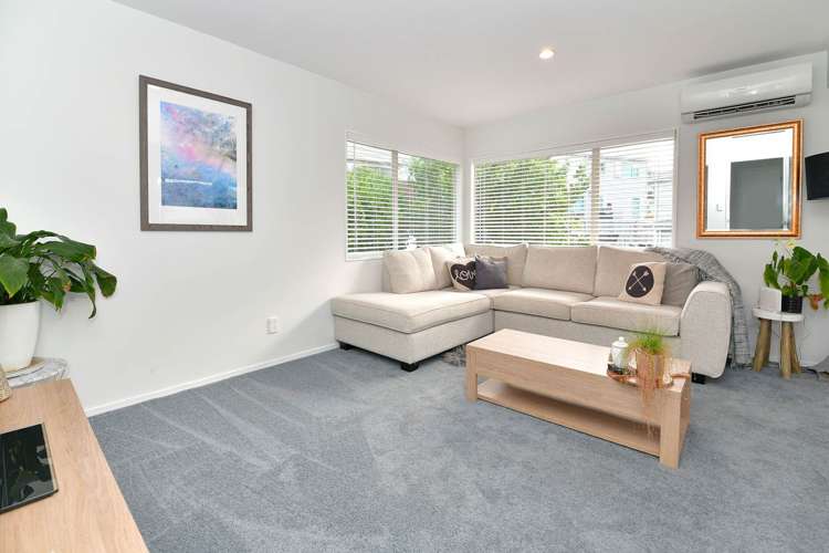 2/96 William Bayes Place Red Beach_17