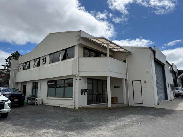 Office and Workshop in Greerton