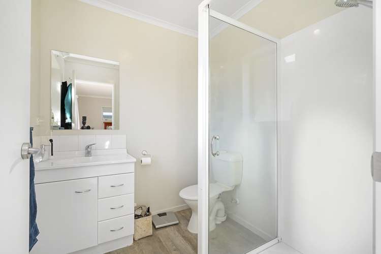 183 Old Farm Road Hamilton East_6