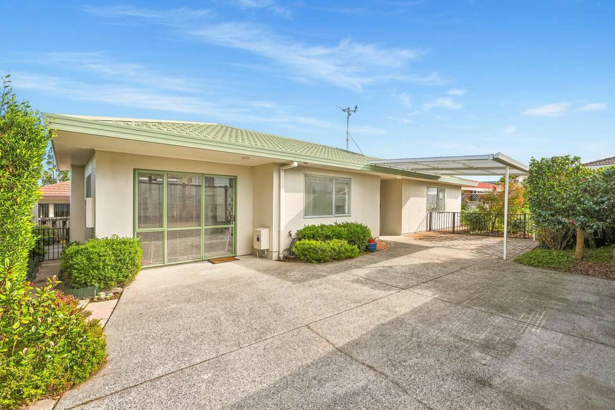 26 Racecourse Way_0