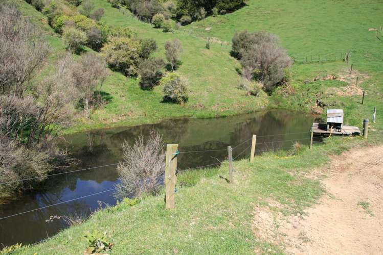892 Tarata Road Kaimata_16