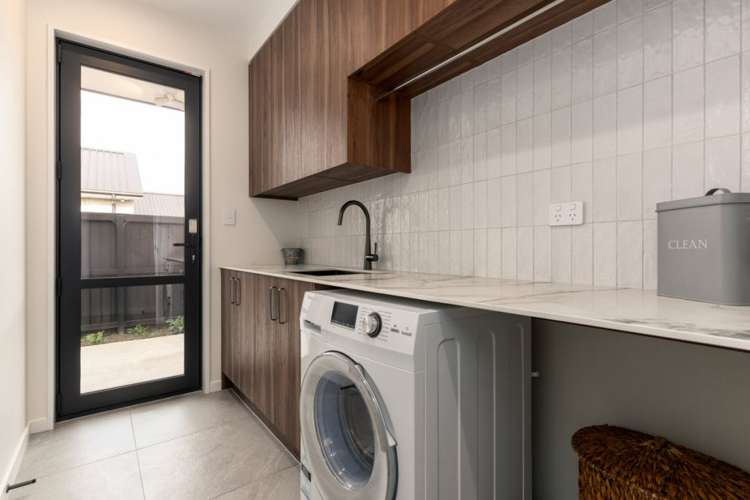 71 Halpin Drive Lincoln_24