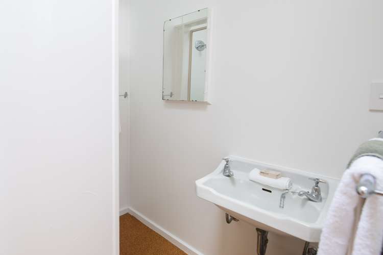 33a Bowling Road Greenmeadows_10