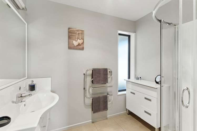 63 Awatea Gardens Wigram_12