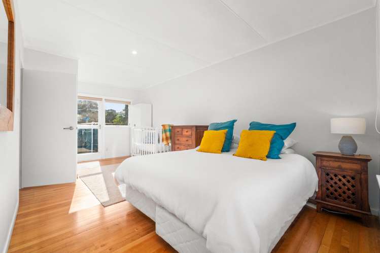 49 The Strand Russell_13