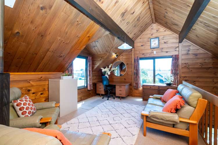 12 Deakin Place Clive_9