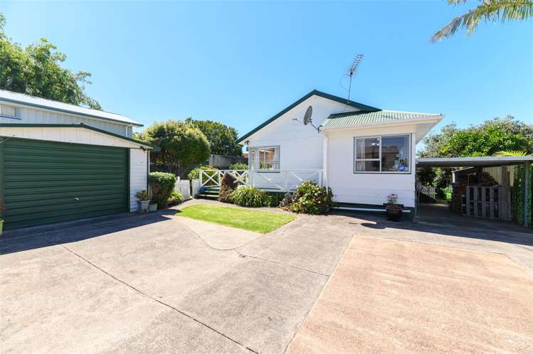 1/41 Yeovil Road Te Atatu Peninsula_1