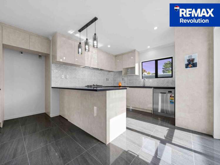 21B Blanes Road Weymouth_13
