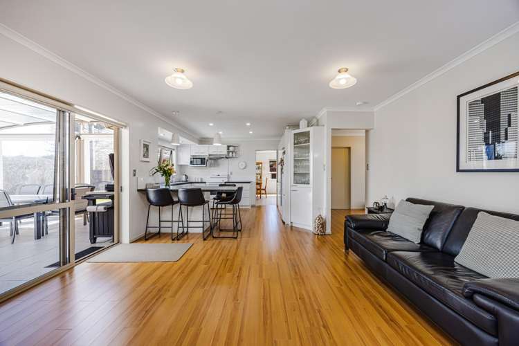 58 Rushgreen Avenue Pahurehure_10