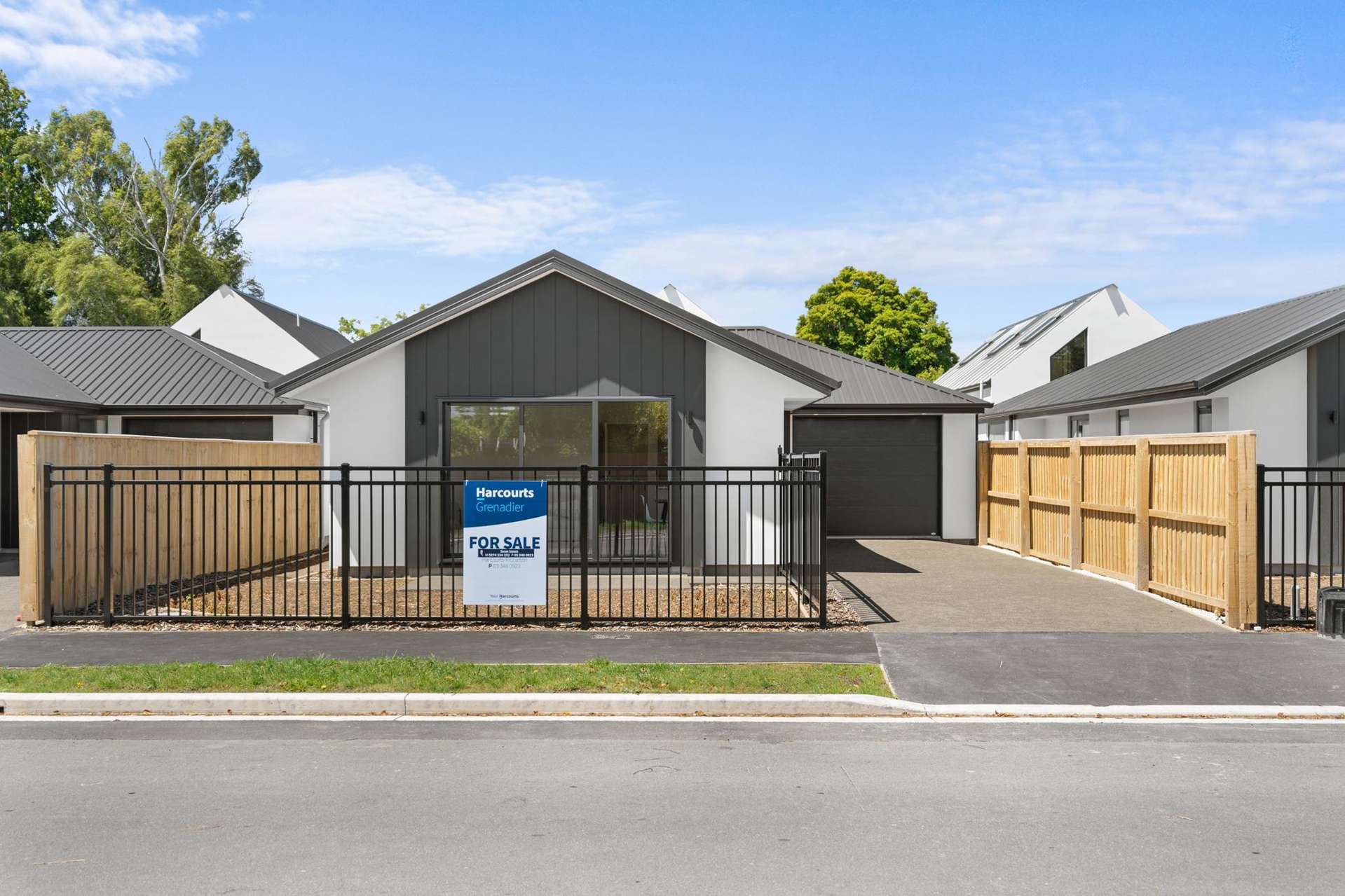 2/4 Ramore Place Redwood_0