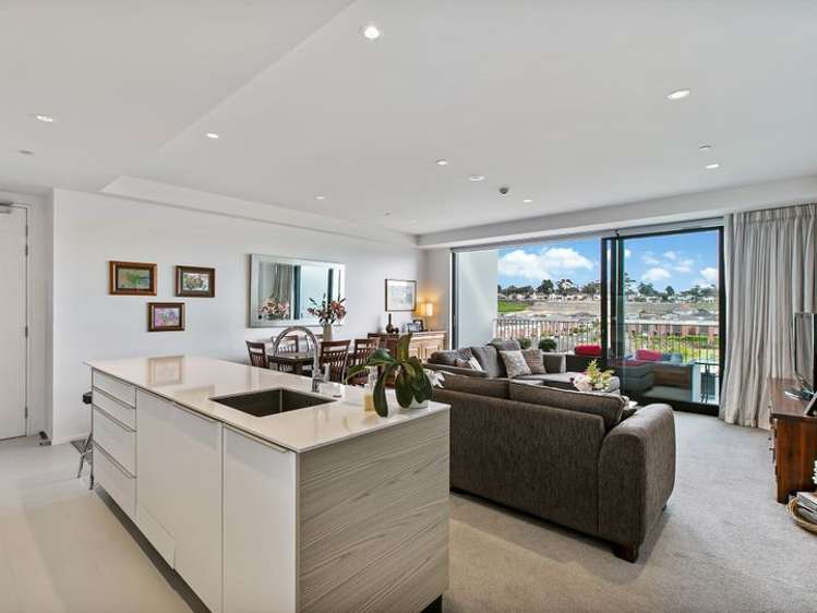 402/1 Bluegrey Avenue Stonefields_2