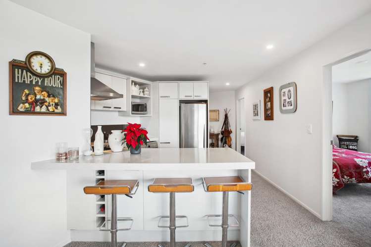 2A/84 Gunner Drive Te Atatu Peninsula_4