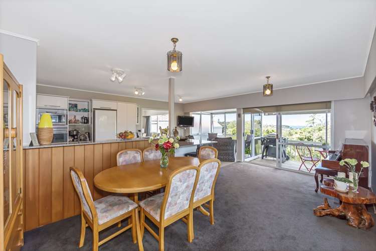 12 Mayfair Crescent Mairangi Bay_5