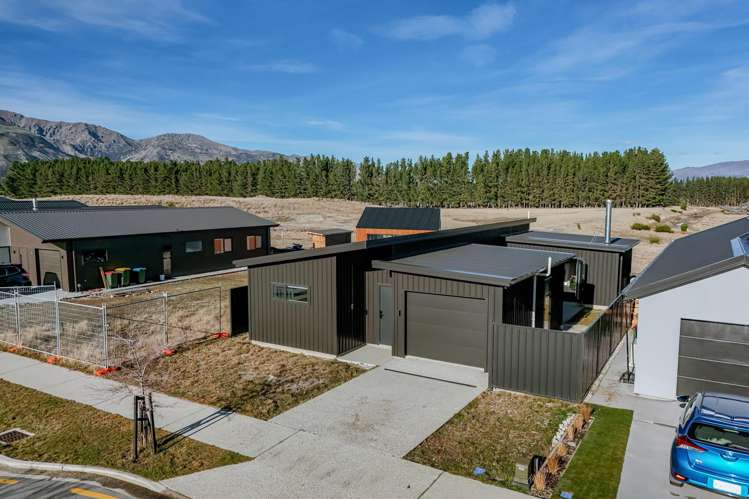 149 Burdon Loop Lake Hawea_14