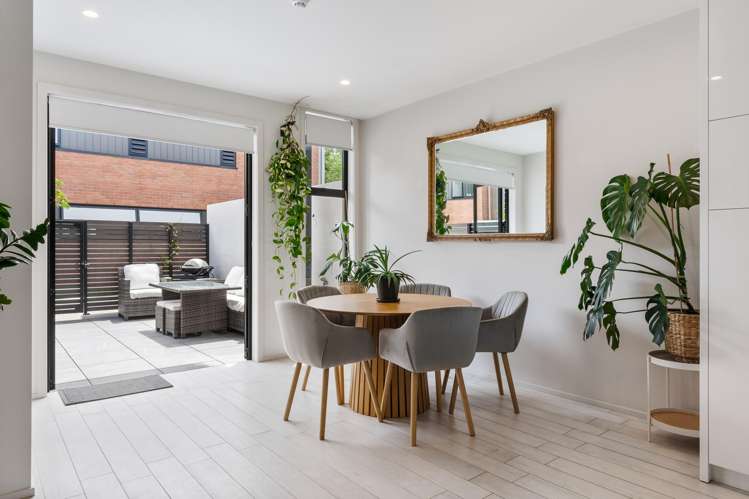 8/4 Stables Lane Silverdale_11