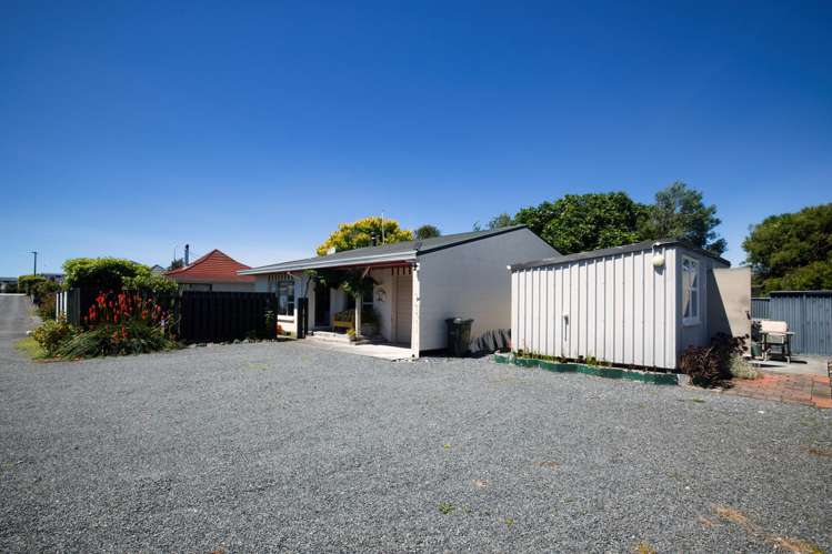 151 & 151a Beach Road Kaikoura_17