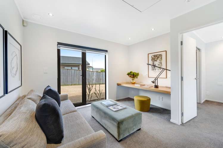 7 Pinewood Grove Botany Downs_11