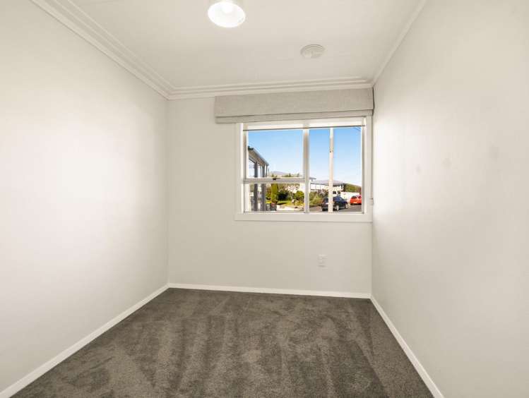 35 Stephen Street Halfway Bush_11