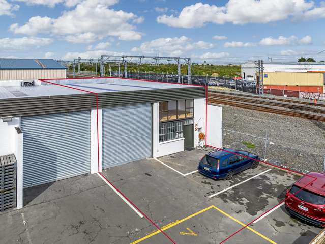 Tidy central Manukau industrial unit