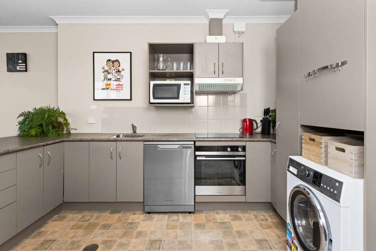 3f/3 Shakespeare Road Napier South_2