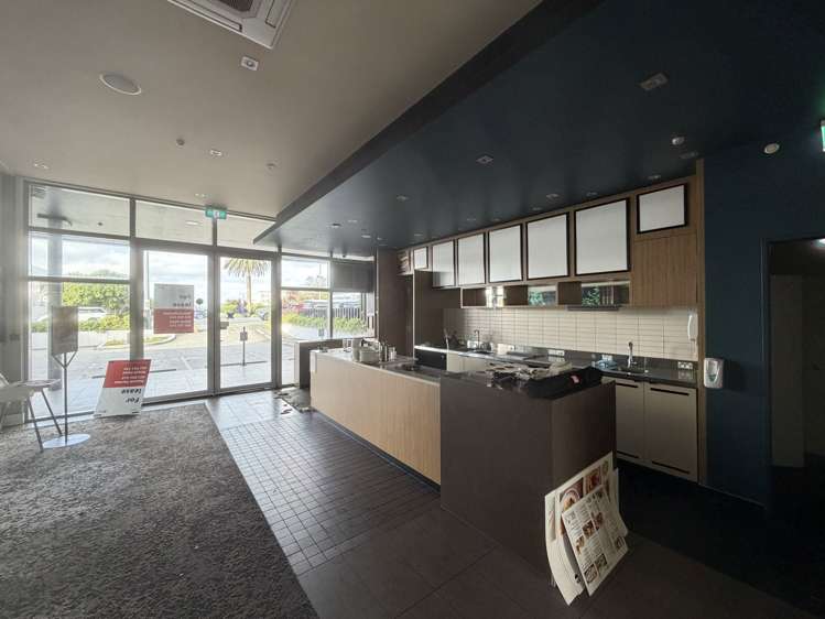 Retail 1/288 Lincoln Road Henderson_4