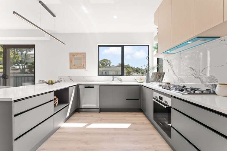 2 Lingham Crescent Torbay_3