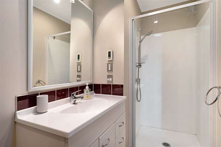 1/271 Sturges Road Henderson_13