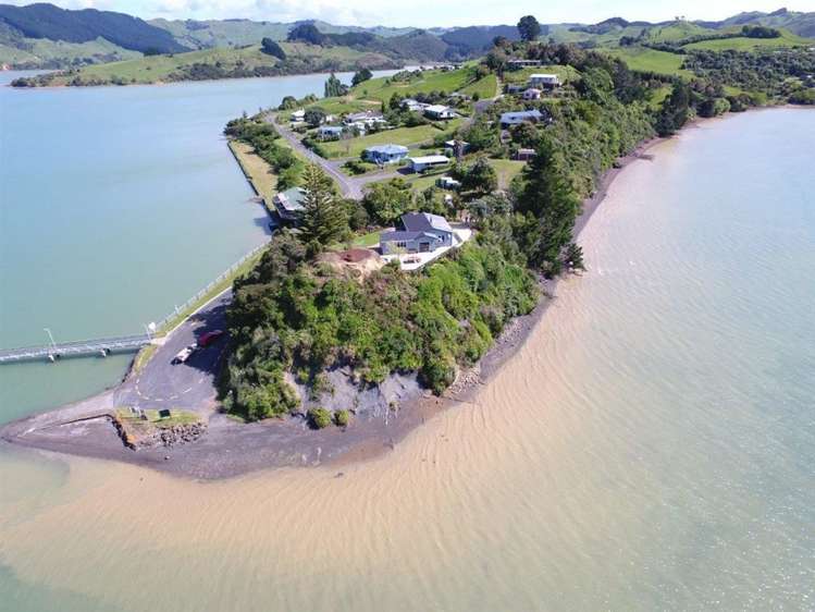 1233 Te Waitere Road Taharoa_9