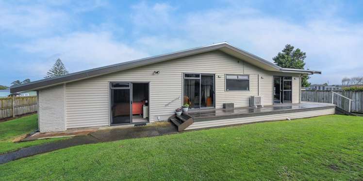 51 Youngs Road Papakura_16