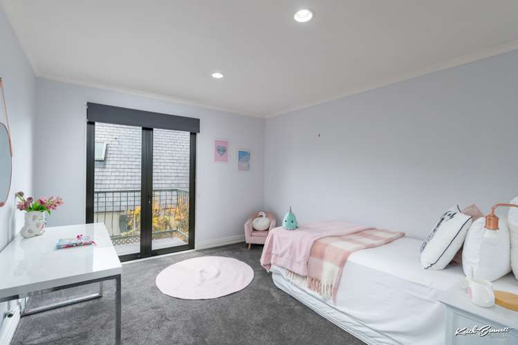 29 Clearwater Terrace Brown Owl_22