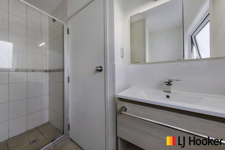 112 Elliot Street Pahurehure_10