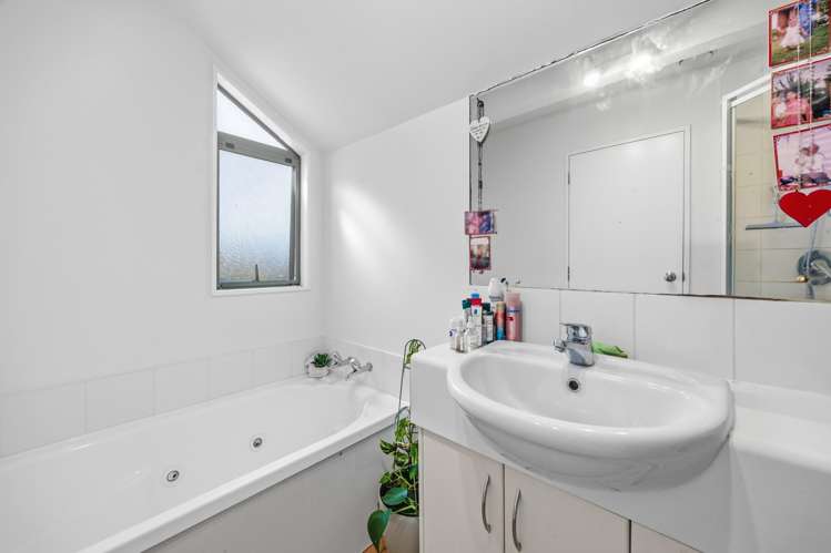 1/42 Noeleen Street Glenfield_11