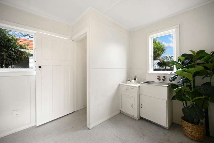 119 Galloway Street Hamilton East_13