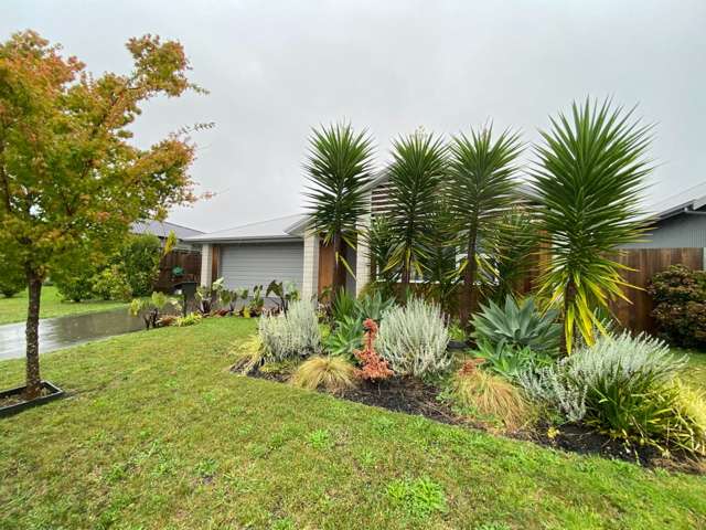 28 Awataha Crescent Pyes Pa_1