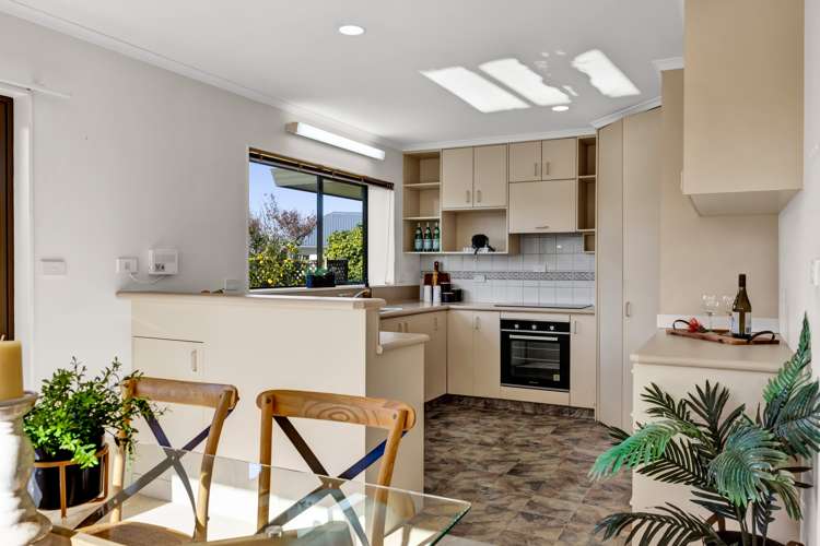 1/2 Waiwera Place Merrilands_15