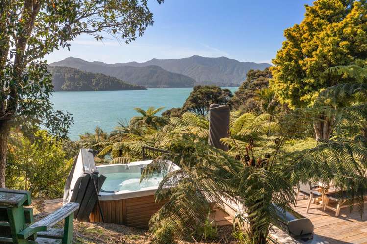 2515 Kenepuru Road Kenepuru Sounds_25