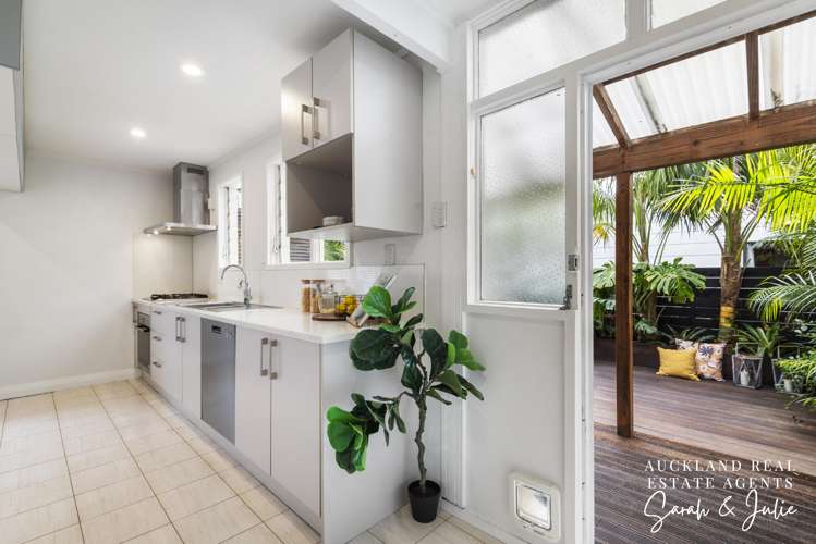 33 Harbutt Avenue Mount Albert_23