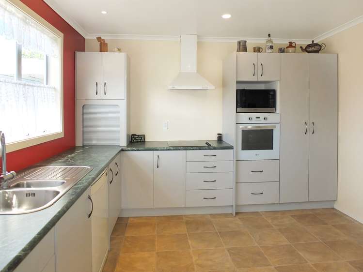 8 Jenks Street Foxton_13