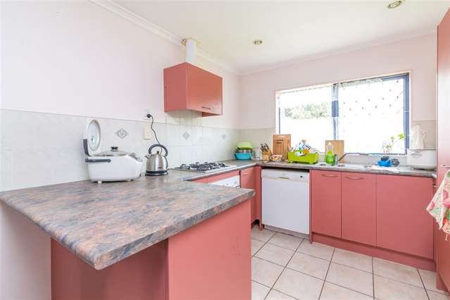 1a Paton Avenue Te Atatu South_2