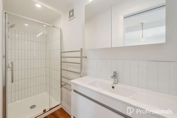 2/6 Pohutukawa Street Woburn_15