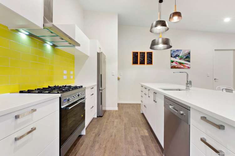 26 Arataki Views Way Glen Eden_8