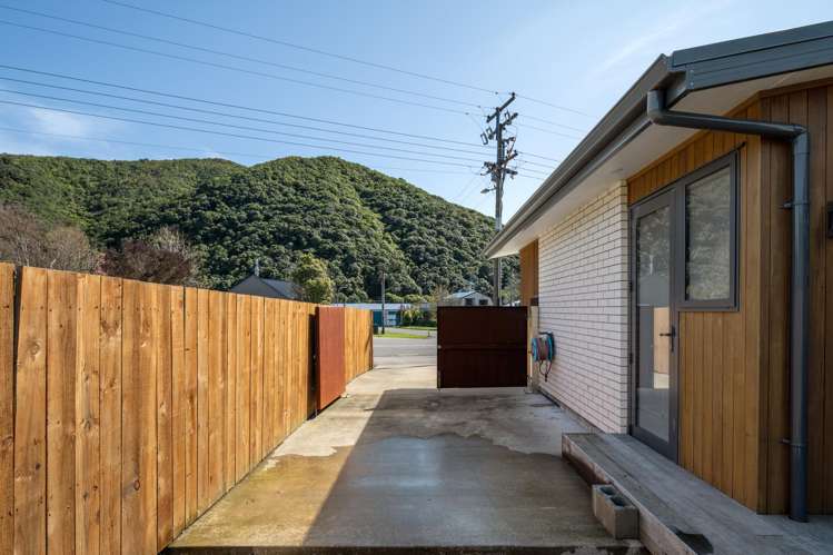 11B Beach Road Waikawa_25