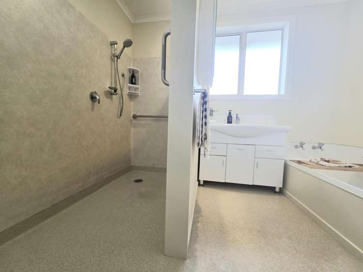 9/92 Perth Street South Hill_15