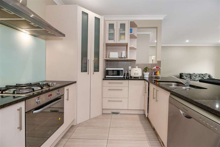 23 Midhurst Avenue Henderson_10