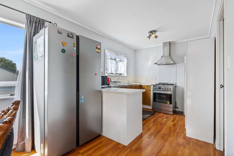 2/4 Kahikatea Place Ranui_3