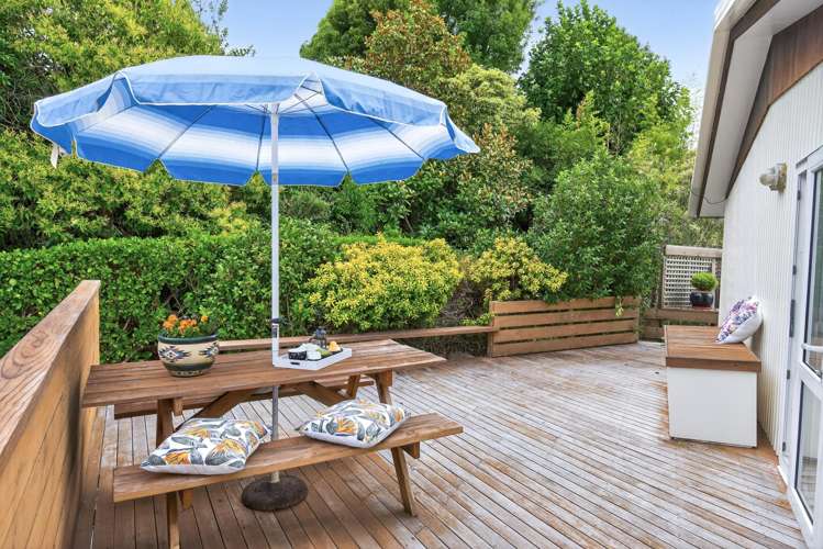 20 Colmar Road Mellons Bay_11