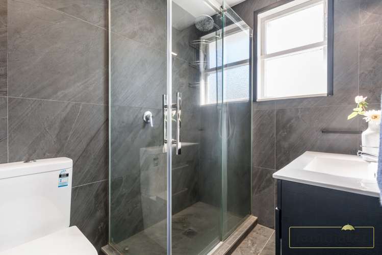 35 Coral Crescent Panmure_14