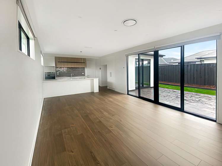 57 Ashurst Crescent 11103_3