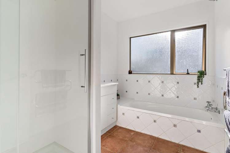 28 Shadon Place Stanmore Bay_12